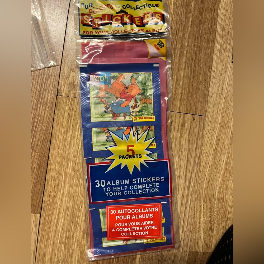 Panini disney Pooh Sticker Pack - Red and Blue